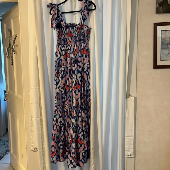 Crown & Ivy M smocked tiered maxi dress Blue Ikat. - Picture 4 of 6